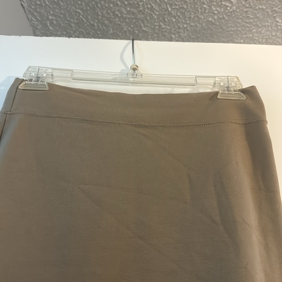 Tan pencil skirt - Picture 2 of 5